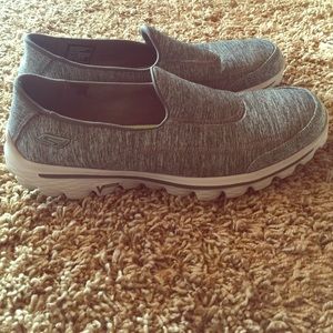 Sketchers gray go walk2
