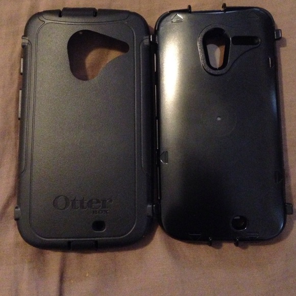 2 otter box iPhone 5-5s cases black beautiful