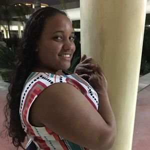 Meet your Posher, Raquel