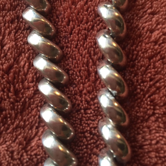 Jewelry - Picture 3 of 4