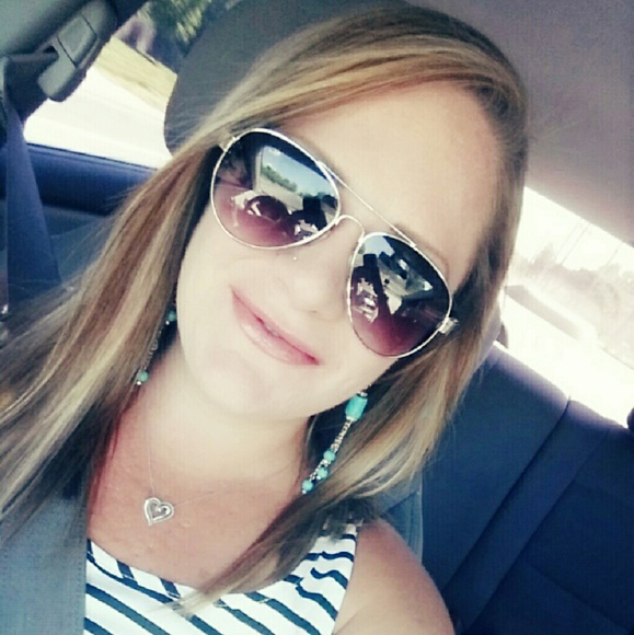 Meet your Posher, Tara