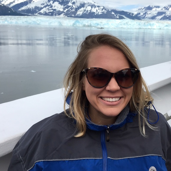 Meet your Posher, Melissa