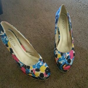 Dereon heels