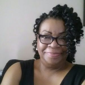 Meet your Posher, Ronell