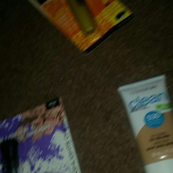 makeup bundle - Picture 3 of 4