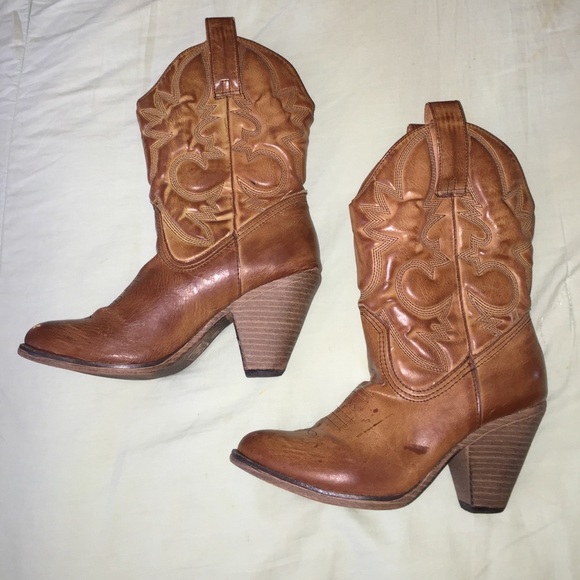 Heeled boots