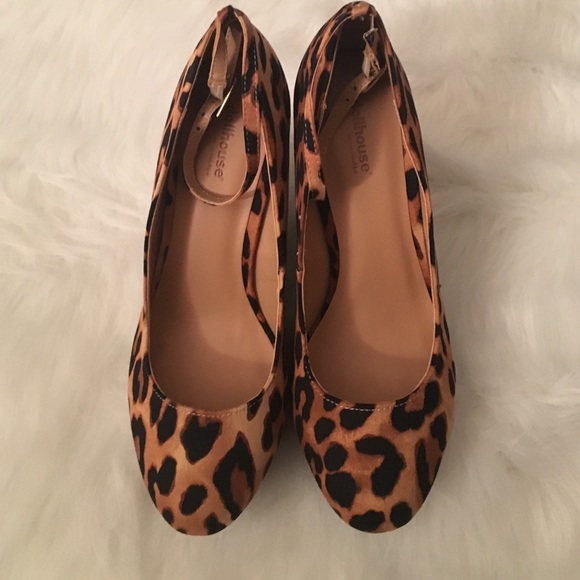 🎉HOLIDAY SALE!! Roxanne" Leopard print wedge
