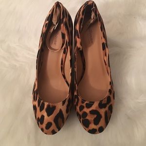 🎉HOLIDAY SALE!! Roxanne" Leopard print wedge