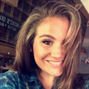 Meet your Posher, Emily