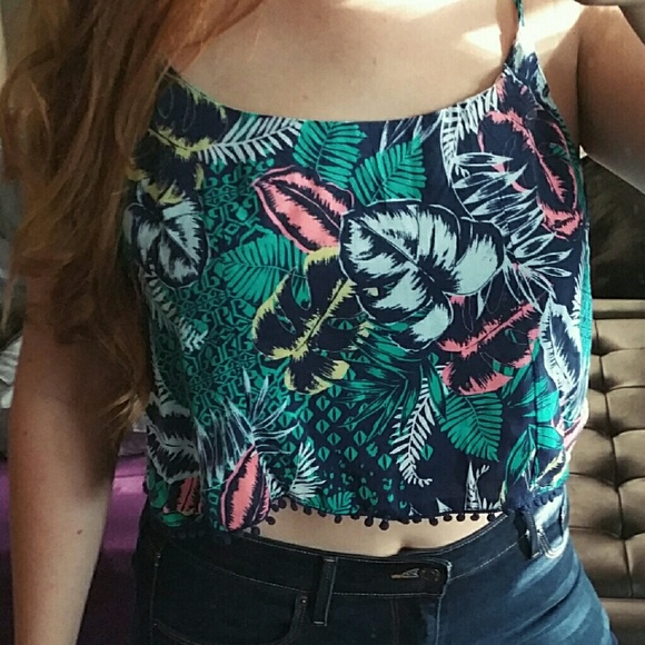 Charlotte Russe Leaf Print Crop
