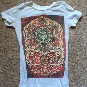 Obey graphic tee XS