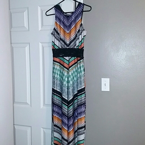 Tribal print maxi w/lace waist band