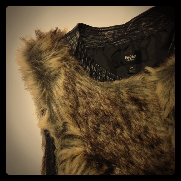LAST WEEK PRICE DROP - Faux fur gilet
