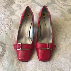 Anne Klein closed toe shoes