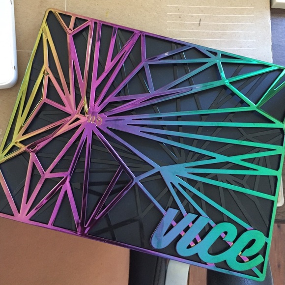 NEW Vice Eyeshadow Palette