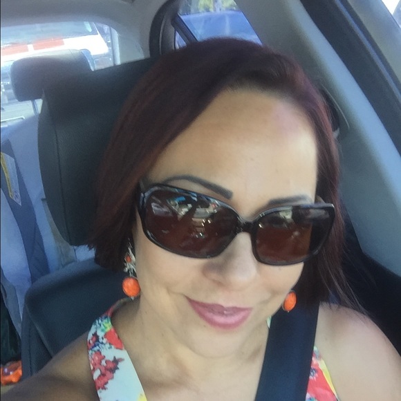 Meet your Posher, Anita