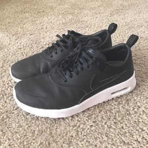 Nike Thea - black leather