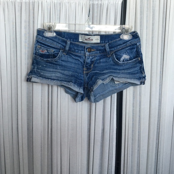 Hollister / destroyed denim short shorts