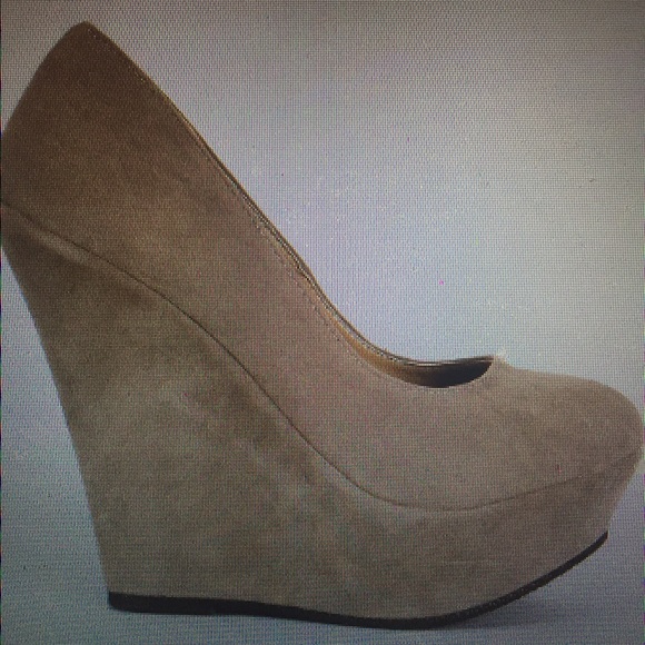 Suede round toe platform wedge - Picture 1 of 2