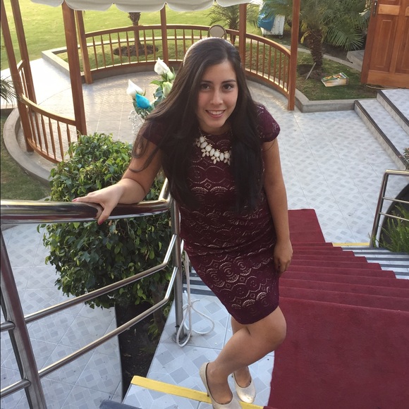 Classy maroon dress - Picture 3 of 4