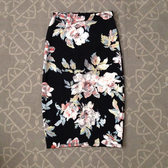 Floral Body con skirt