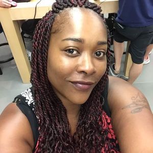 Meet your Posher, Cassandra