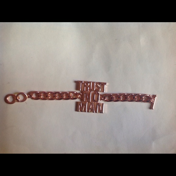 Jewelry bundle - Picture 2 of 4