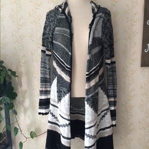 Beautiful Mudd long Aztec cardigan size Medium