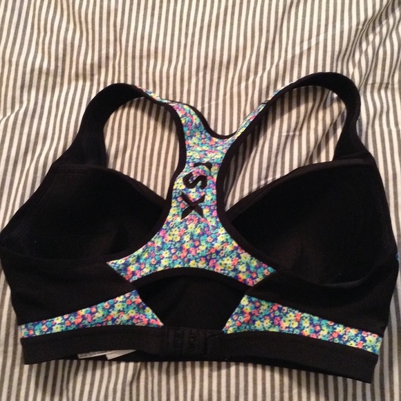 SOLD Knockout Bra NWOT - Picture 2 of 3