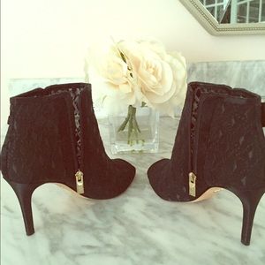 VC Patricia lace bootie