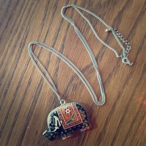 Elephant pendant necklace