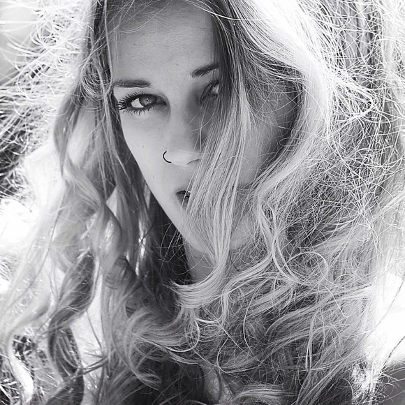 Meet your Posher, Taylor - Picture 1 of 1