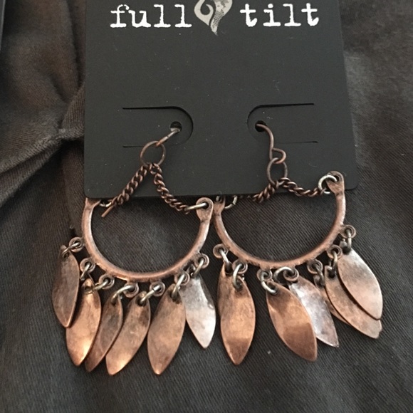 New earring bundle - Picture 3 of 3