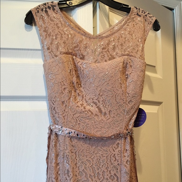 Beautiful dress from Windsor - Picture 2 of 4