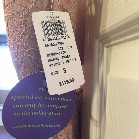 Beautiful dress from Windsor - Picture 3 of 4