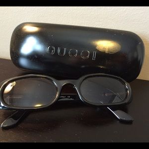Gucci Sunglasses with Gucci "G" logo