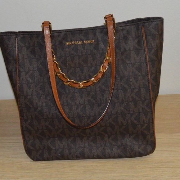 Micahel Kors Harper Large Brown