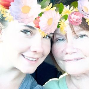 Meet your Posher, Caitlin