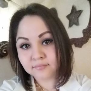 Meet your Posher, Holguin