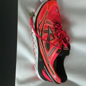 brooks transcend orange