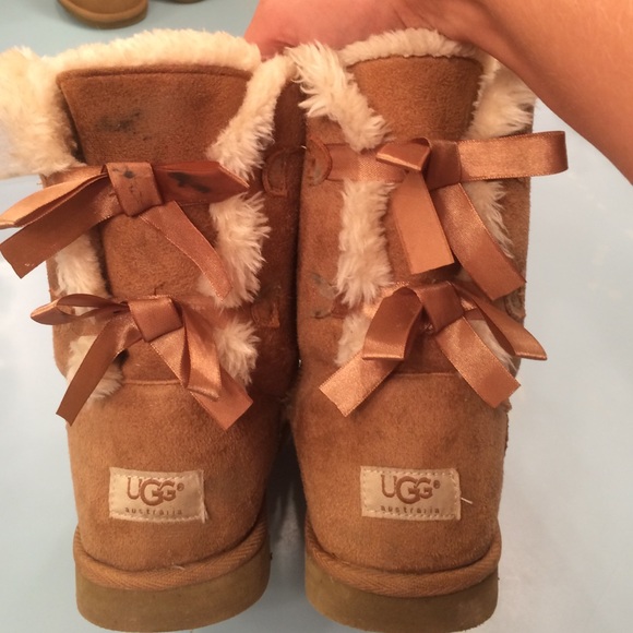 UGG Bailey Bow size 10