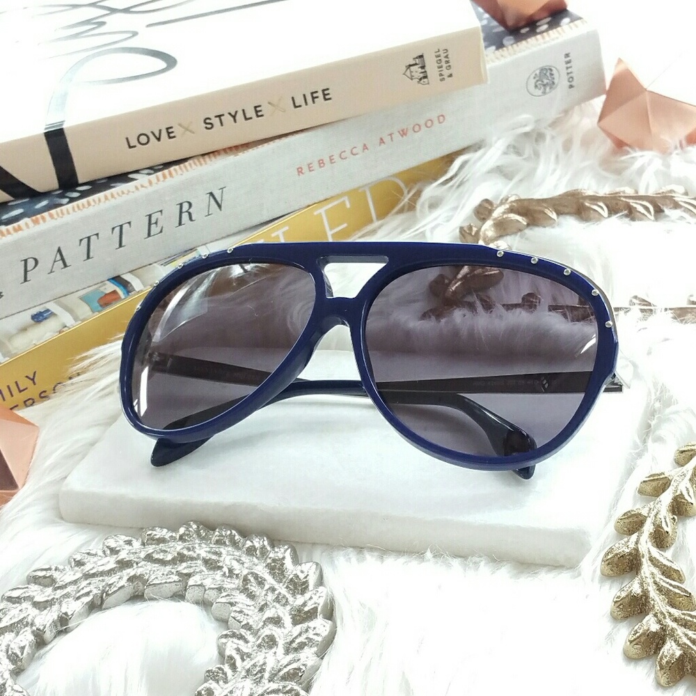 ❤️HP❤️ Alexander McQueen studded aviator