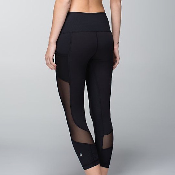 Lululemon Seek the Heat Crop