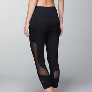Lululemon Seek the Heat Crop