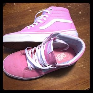 Size 9 women's sk8 hi vans