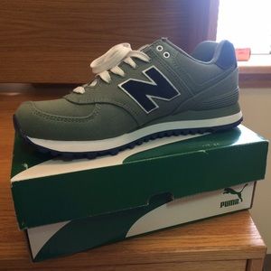 New Balance Sneakers