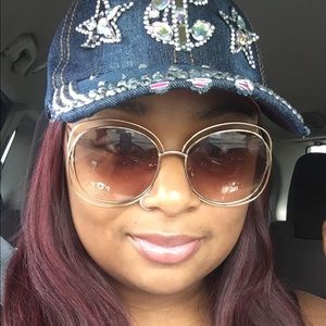 Meet your Posher, Erica