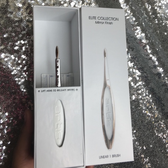 Artis Linear 1 Brush