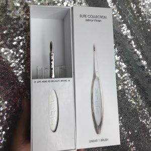 Artis Linear 1 Brush