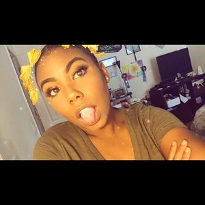 Meet your Posher, Maya